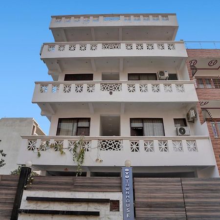 Collection O Samira Residency Near Botanic Garden Of Indian Republic Hotel Noida Ngoại thất bức ảnh