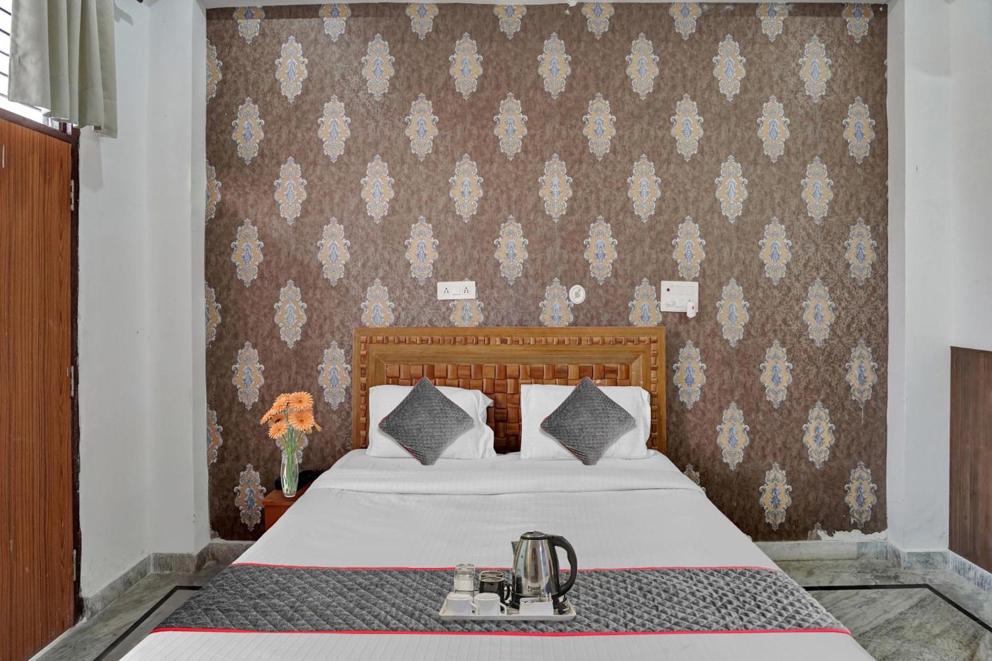 Collection O Samira Residency Near Botanic Garden Of Indian Republic Hotel Noida Ngoại thất bức ảnh