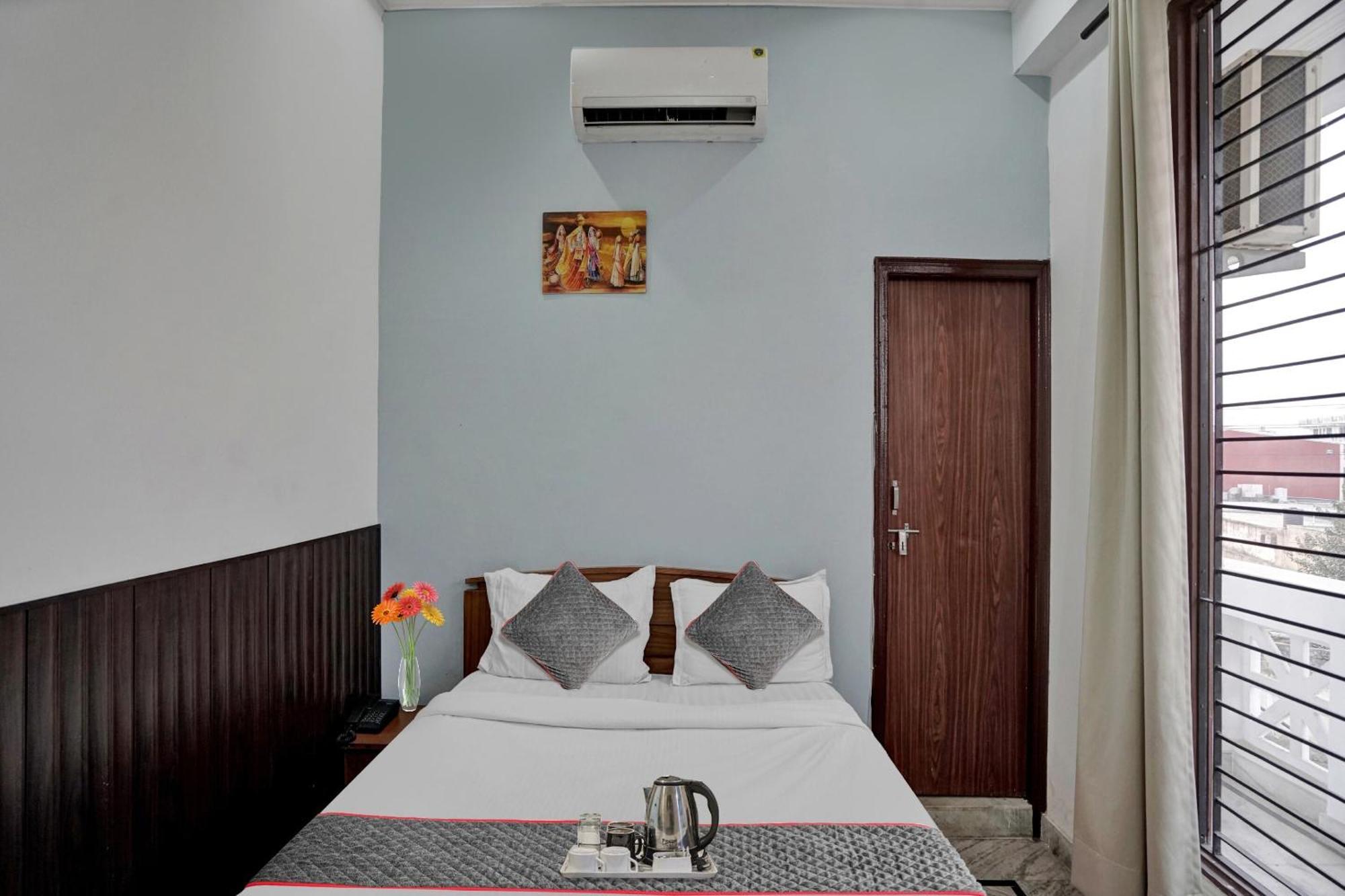 Collection O Samira Residency Near Botanic Garden Of Indian Republic Hotel Noida Ngoại thất bức ảnh