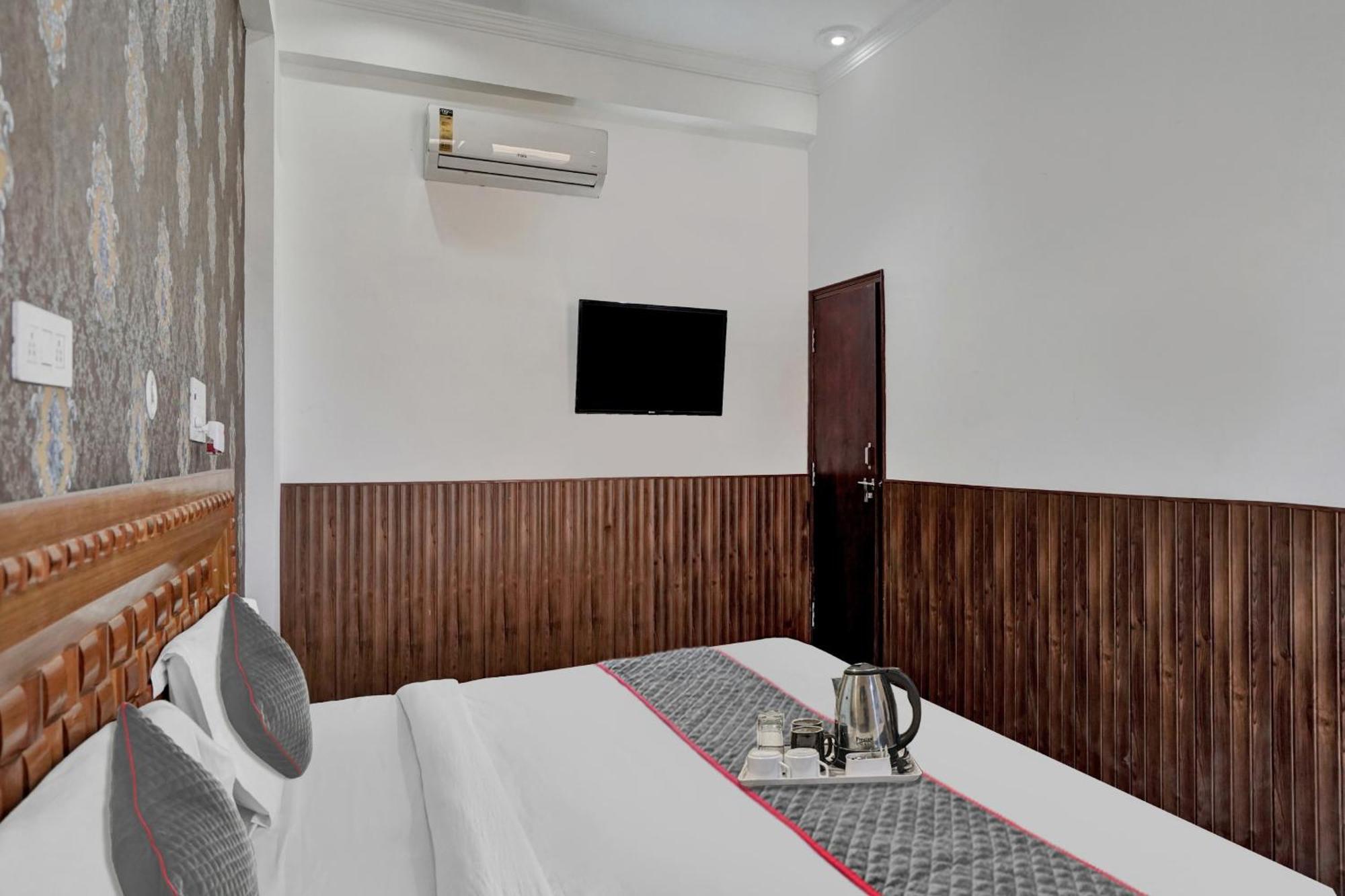 Collection O Samira Residency Near Botanic Garden Of Indian Republic Hotel Noida Ngoại thất bức ảnh