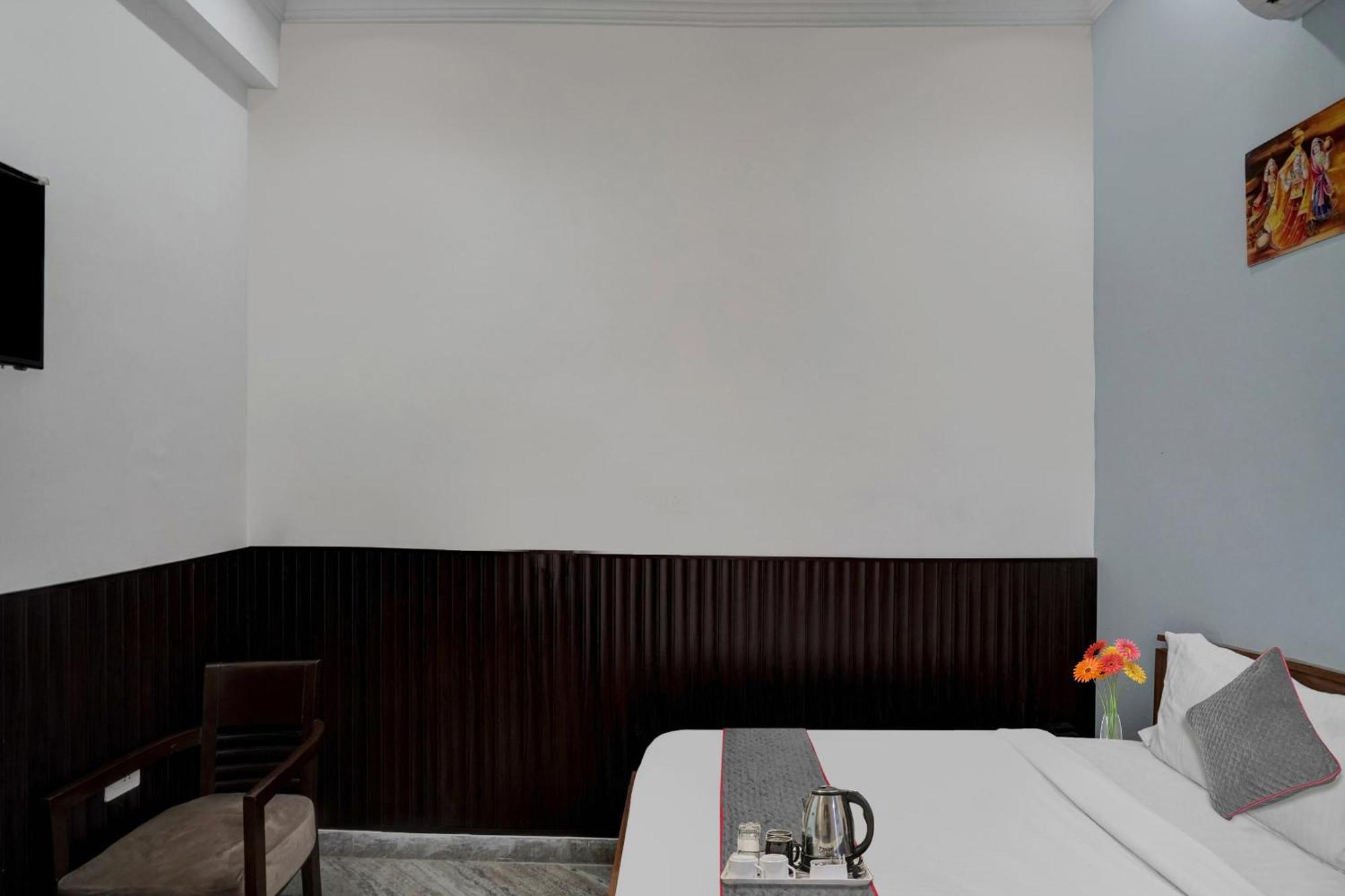 Collection O Samira Residency Near Botanic Garden Of Indian Republic Hotel Noida Ngoại thất bức ảnh