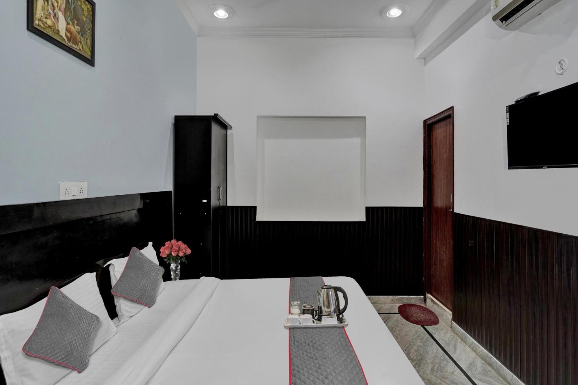 Collection O Samira Residency Near Botanic Garden Of Indian Republic Hotel Noida Ngoại thất bức ảnh